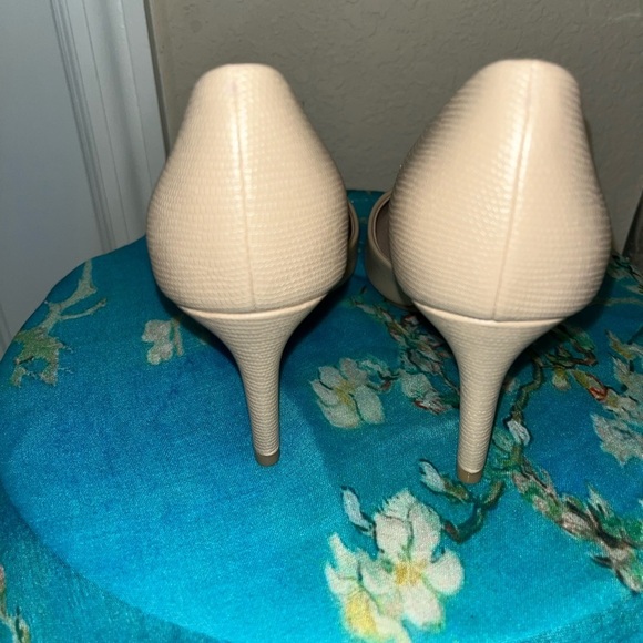 Bandolino Grenow Nude Almond Toe Pumps - Picture 9 of 11